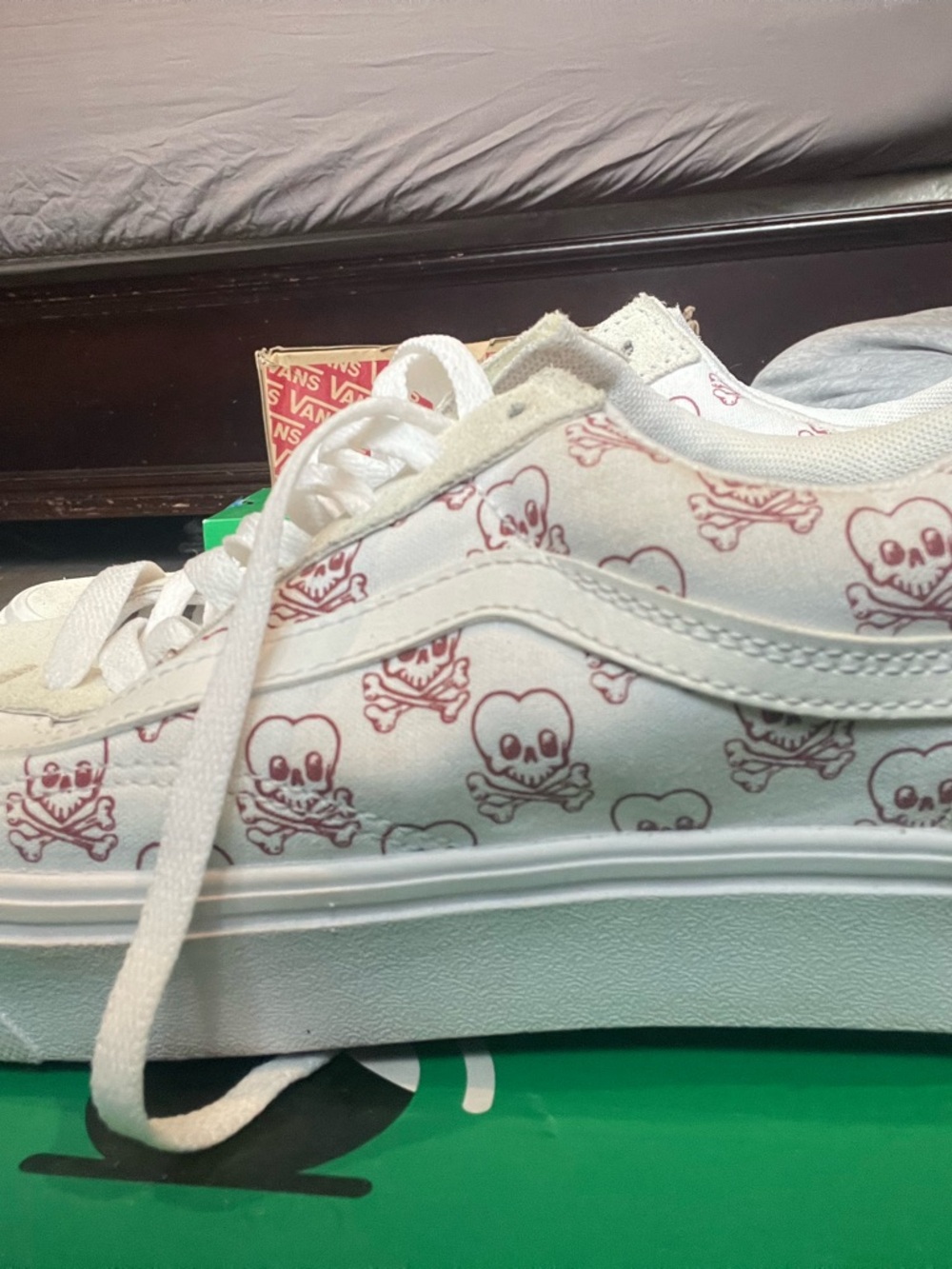 Vans mens White Low-Top Sneakers with red Heart Skull Print